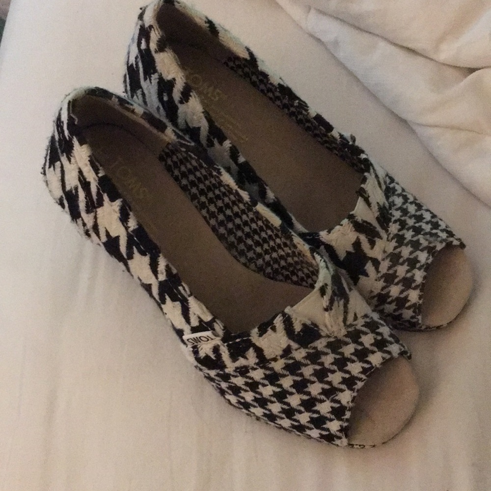 Toms peep toe wedges